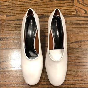 Never worn Proenza Schouler 40 us 9 white pumps
